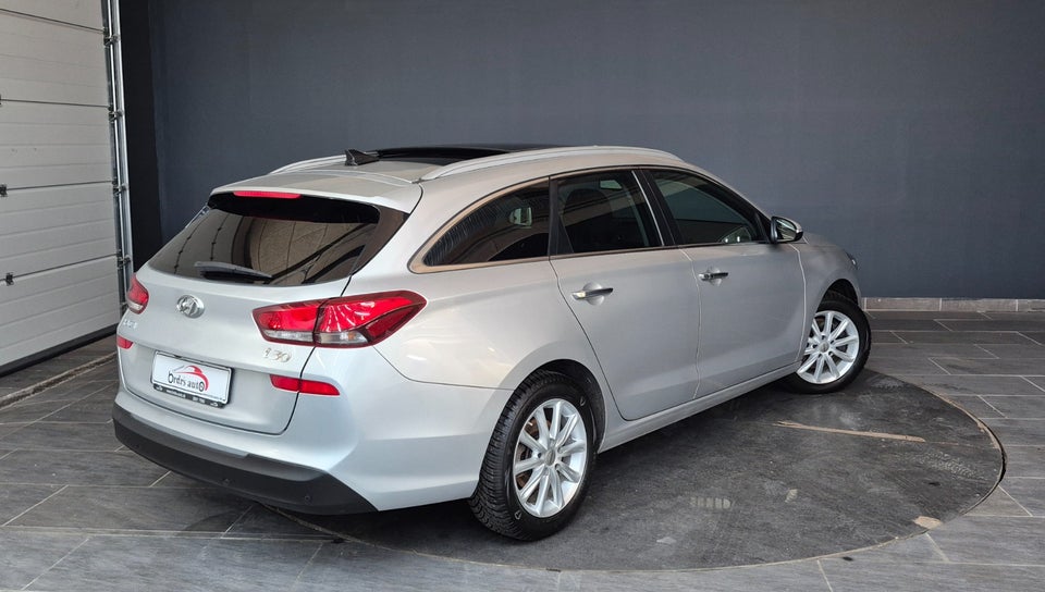 Hyundai i30 1,4 T-GDi Premium stc. DCT 5d
