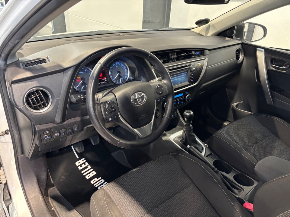 Toyota Auris 1,6 T2 5d