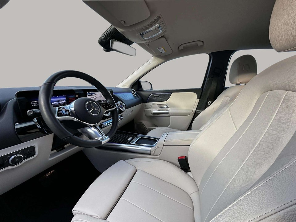 Mercedes EQA300 Progressive 4Matic 5d