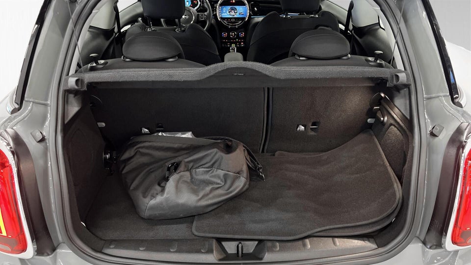 MINI Cooper SE Essential 3d