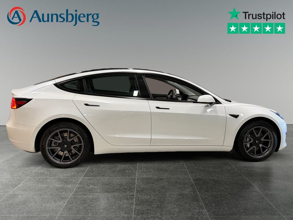 Tesla Model 3 RWD 4d