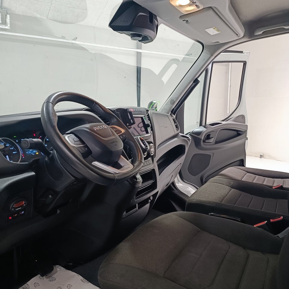 Iveco Daily 3,0 35S18 4100mm Lad AG8