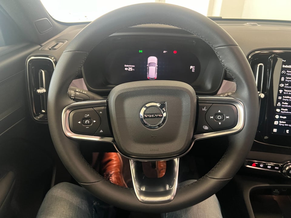 Volvo XC40 ReCharge Extended Range Plus 5d