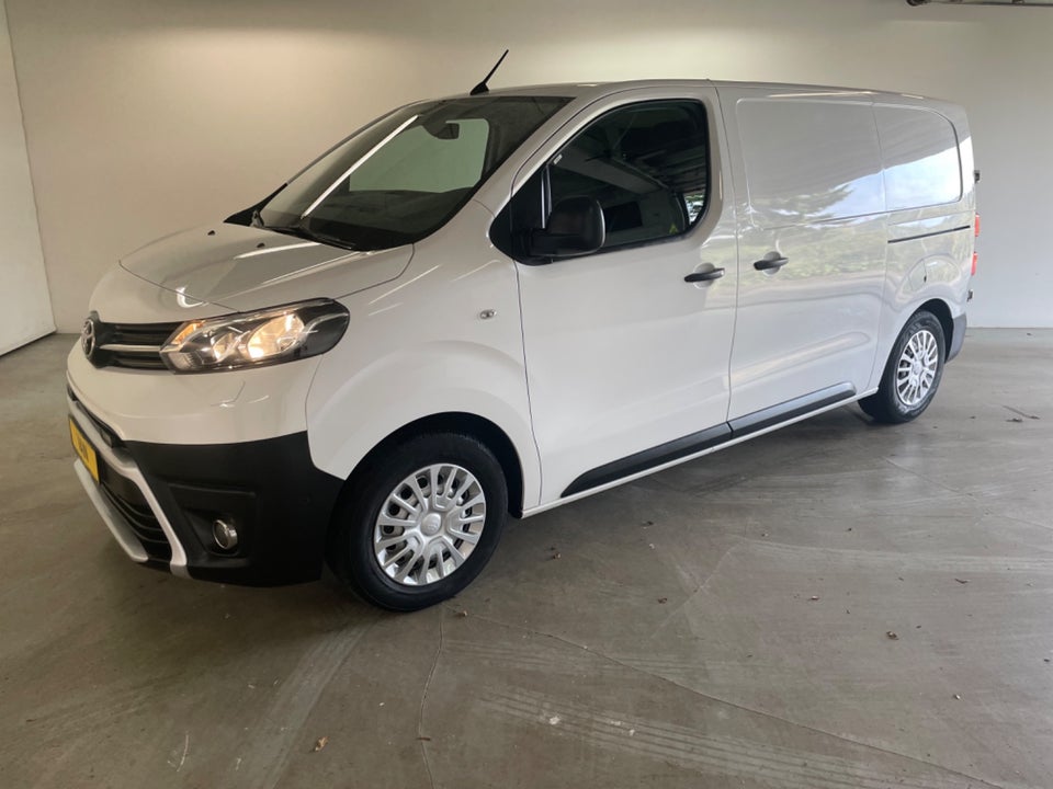 Toyota ProAce 2,0 D 122 Medium Comfort Master aut. 5d