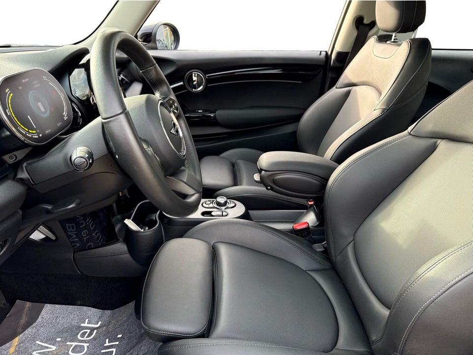 MINI Cooper SE Classic Trim 3d