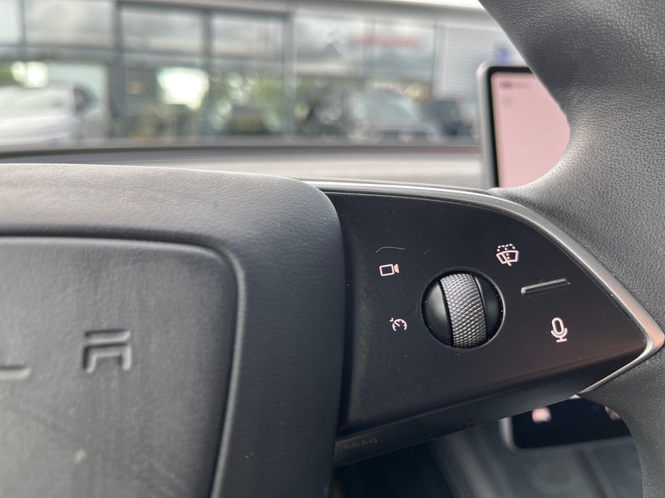 Tesla Model 3 RWD 4d