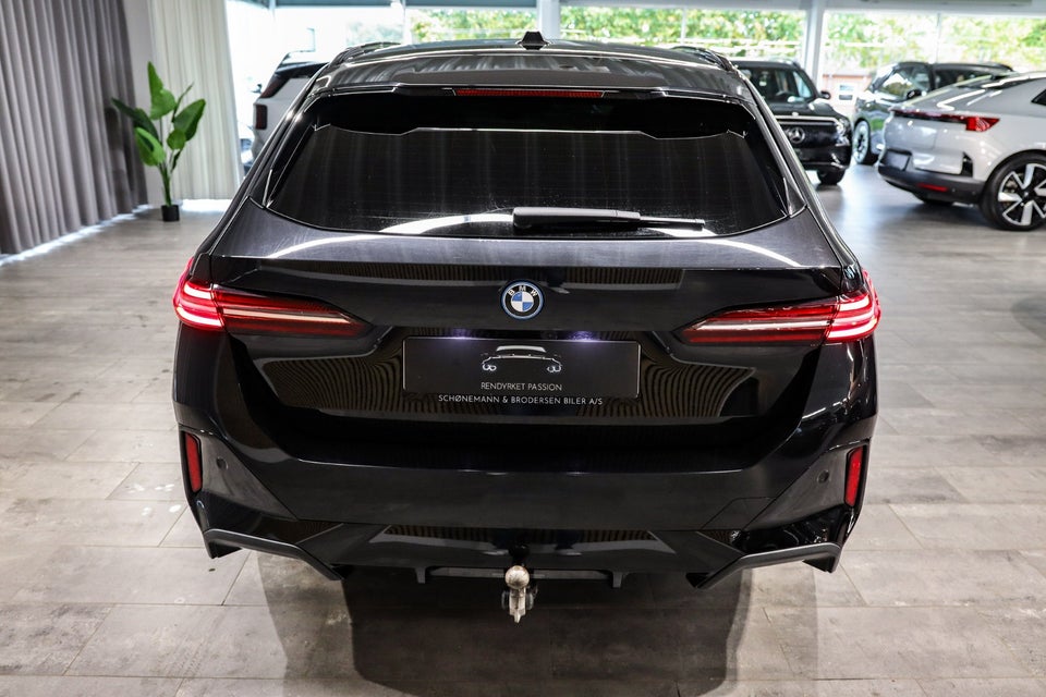 BMW i5 eDrive40 Touring Fully Charged 5d