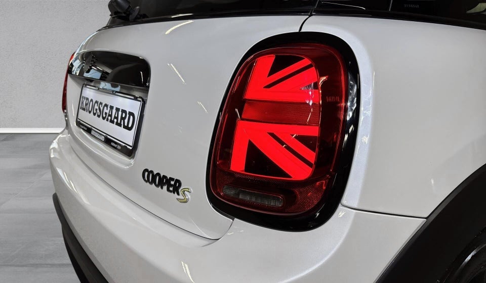 MINI Cooper SE Classic Trim 3d
