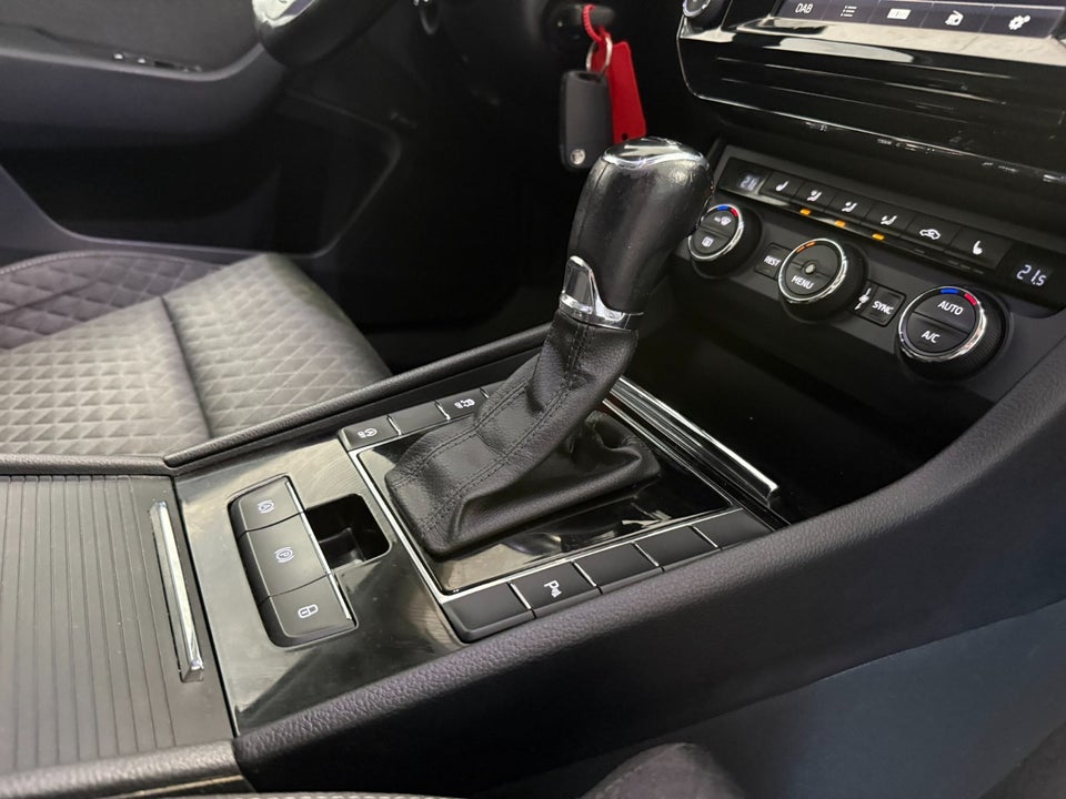 Skoda Superb 2,0 TDi 190 Ambition Combi DSG 5d