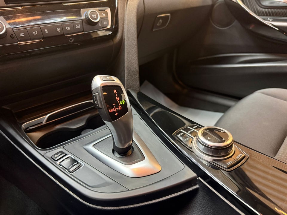 BMW 320d 2,0 Touring Advantage aut. 5d