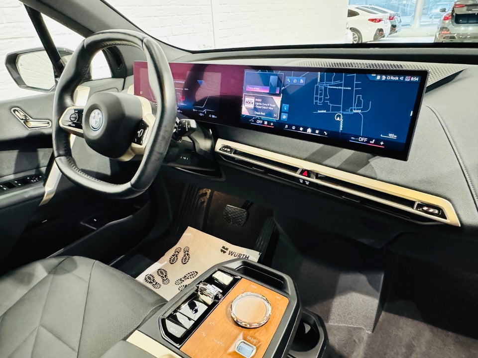 BMW iX xDrive40 Supercharged 5d