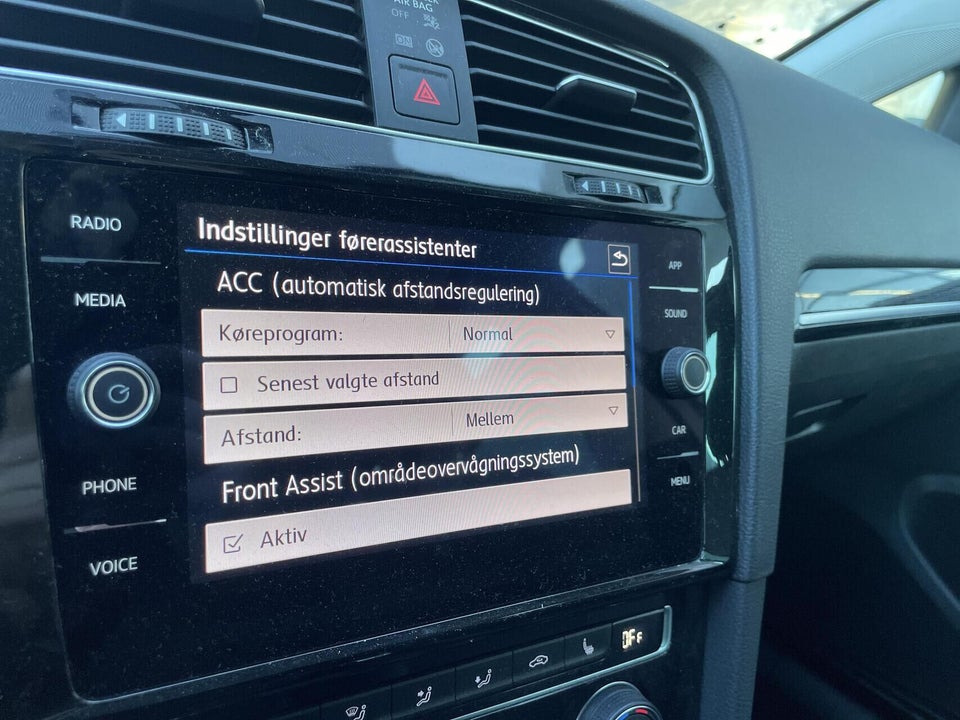 VW Golf VII 1,5 TSi 150 Highline Connect Variant DSG 5d