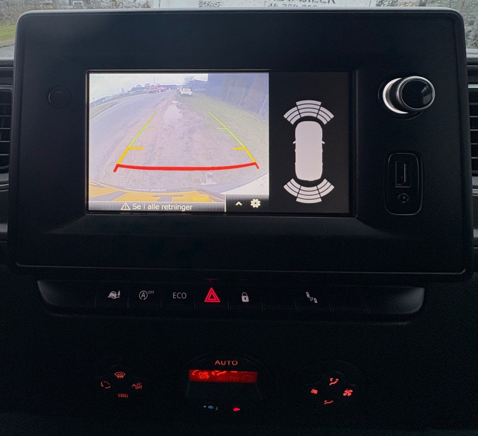 Renault Master IV T33 2,3 dCi 150 L2H2 Kassevogn