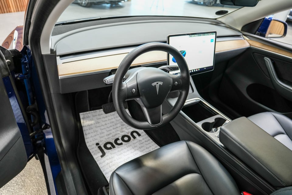 Tesla Model Y Long Range AWD 5d