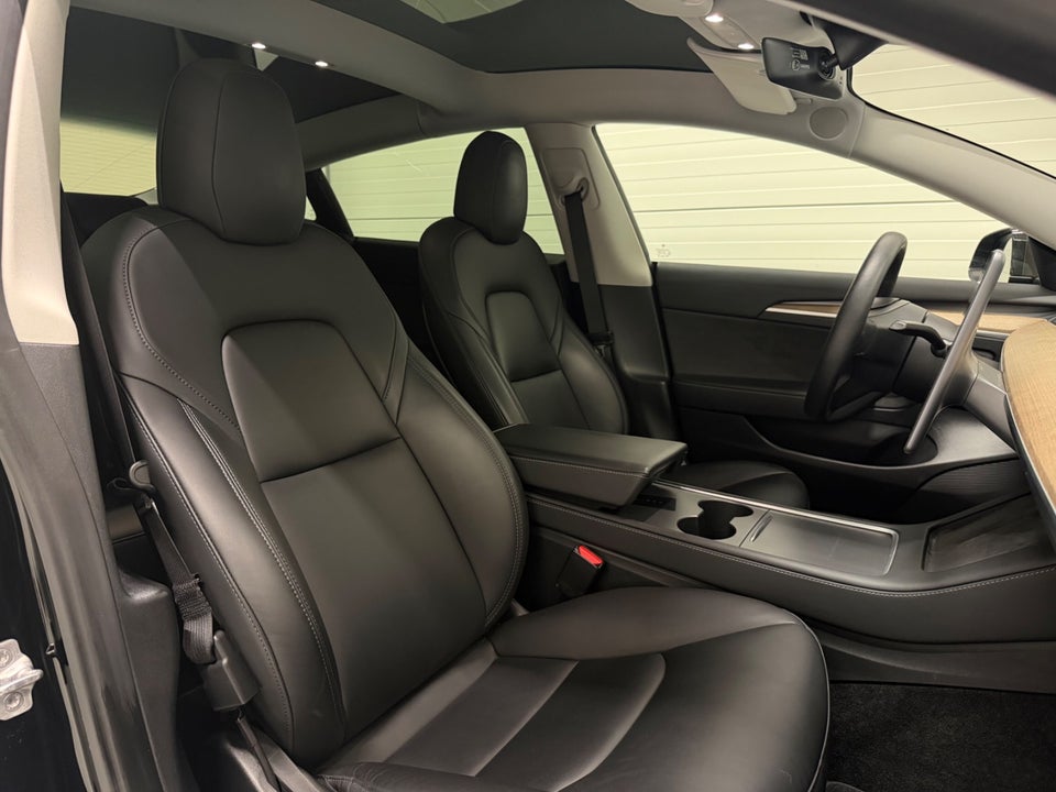 Tesla Model 3 Long Range AWD 4d