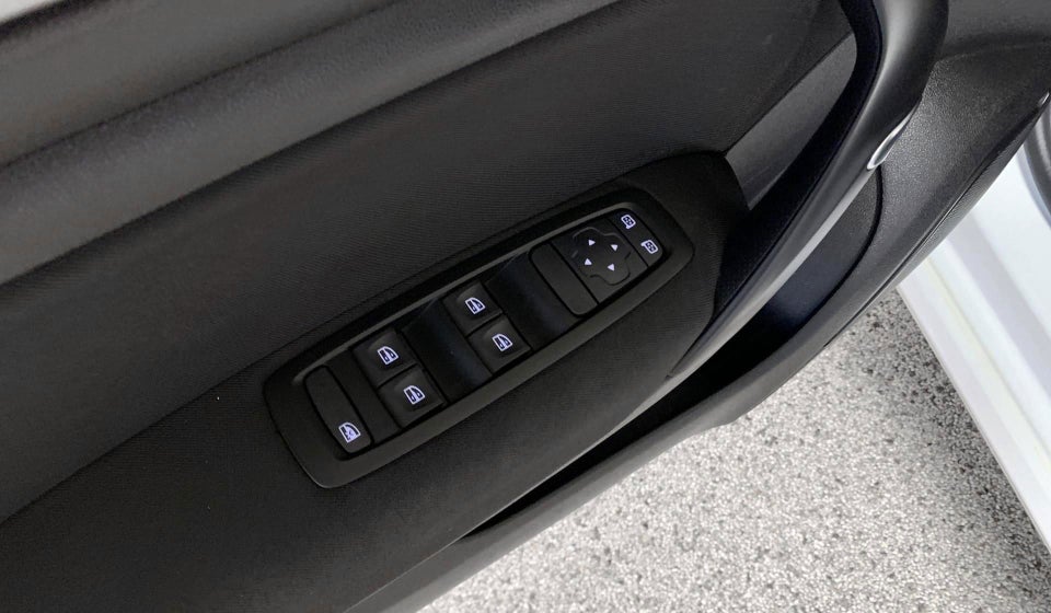 Renault Megane IV 1,6 E-Tech Zen Sport Tourer 5d