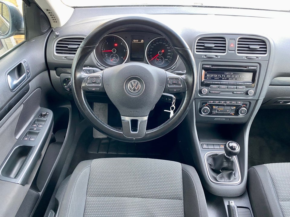 VW Golf VI 1,6 TDi 105 Comfortline Variant BMT 5d