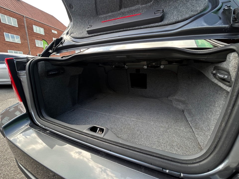 Volvo S60 2,4 140 4d
