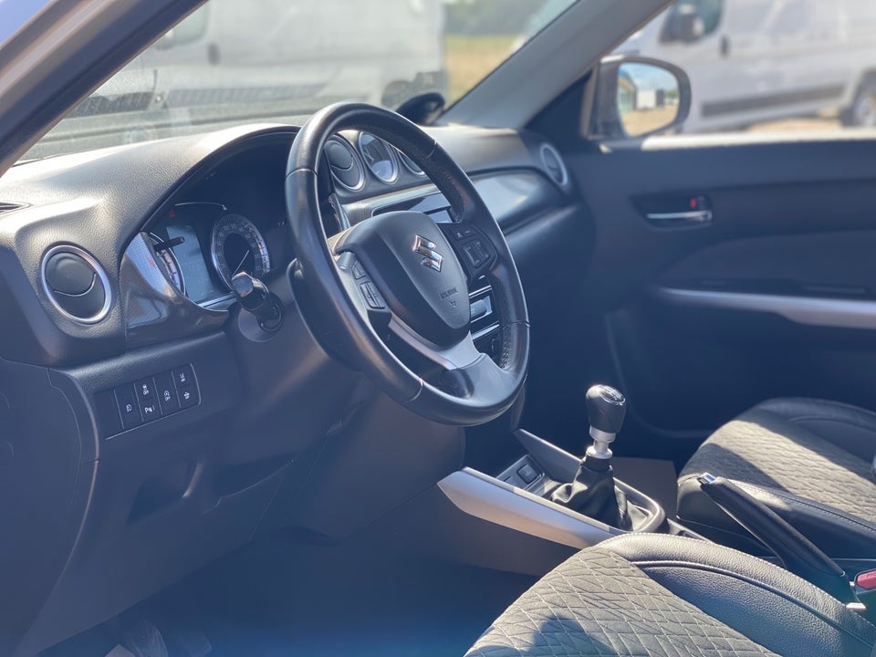 Suzuki Vitara 1,4 mHybrid Adventure 5d