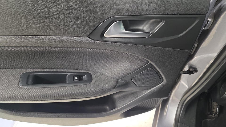 Peugeot 308 1,6 BlueHDi 120 Allure SW 5d