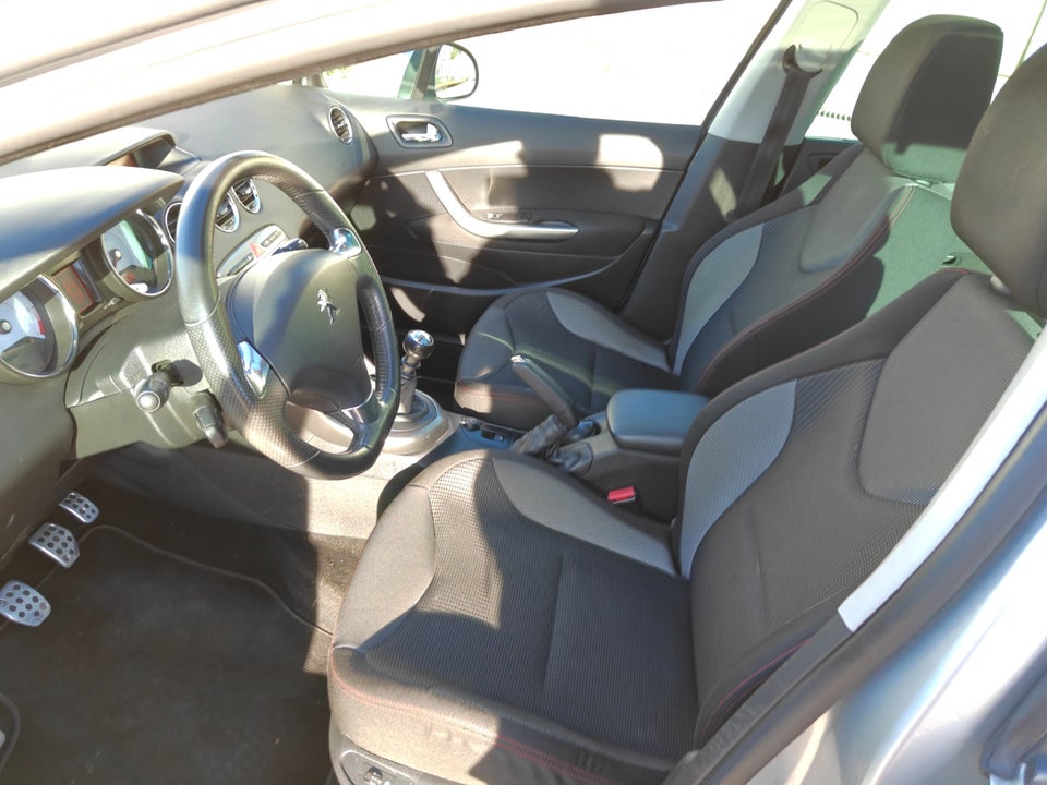 Peugeot 308 1,6 THP 156 Sportium SW 5d