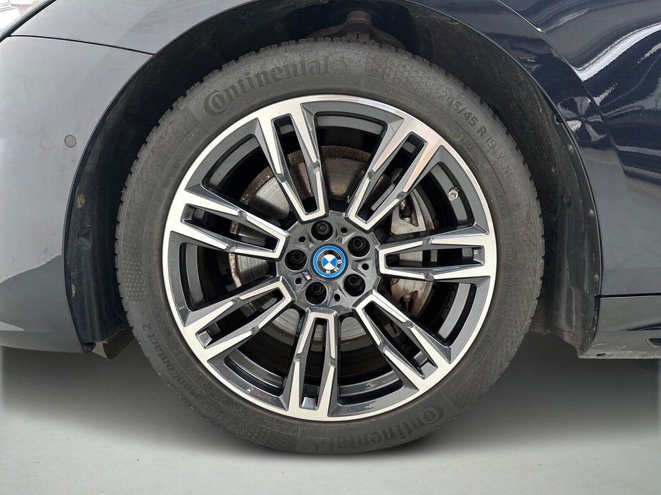 BMW i5 eDrive40 M-Sport 4d