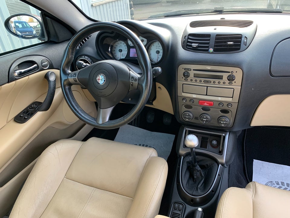 Alfa Romeo GT 2,0 JTS Lusso 3d