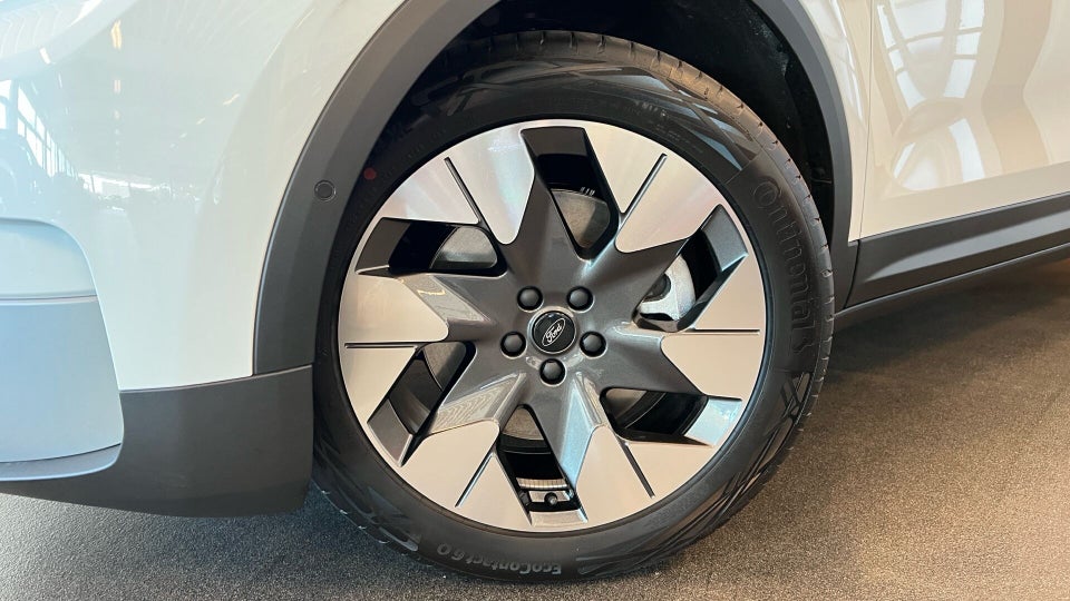 Ford Explorer 79 Premium Extended Range AWD 5d