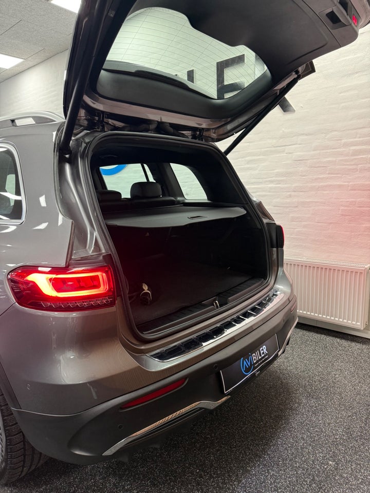 Mercedes EQB300 AMG Line 4Matic 5d