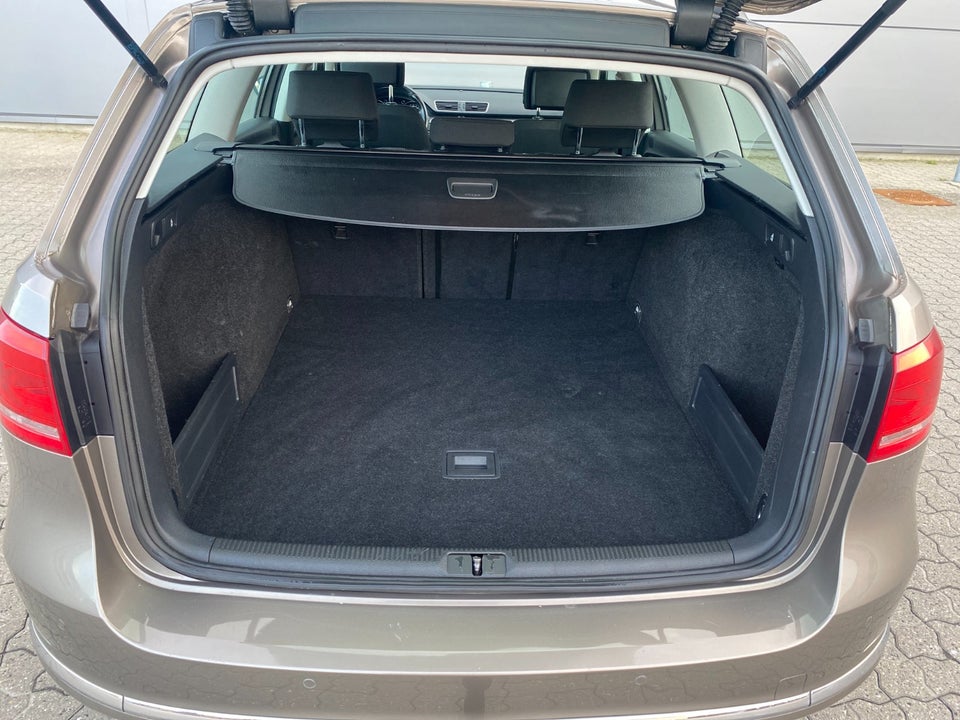 VW Passat 1,6 TDi 105 Highline Variant BMT 5d