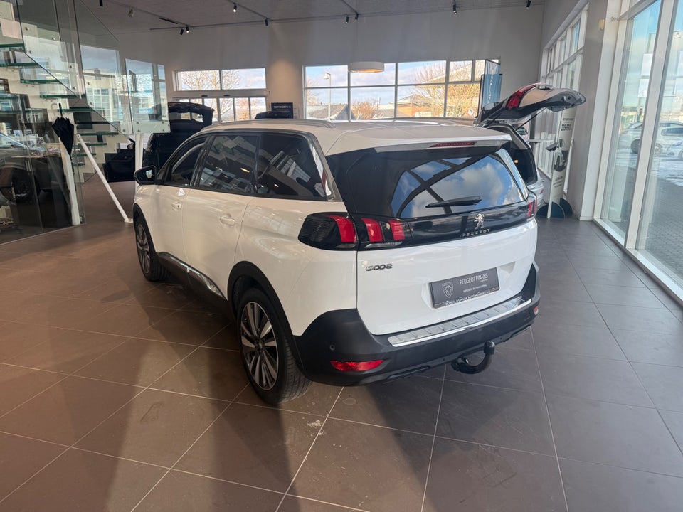 Peugeot 5008 1,2 e-THP 130 Allure 7prs 5d