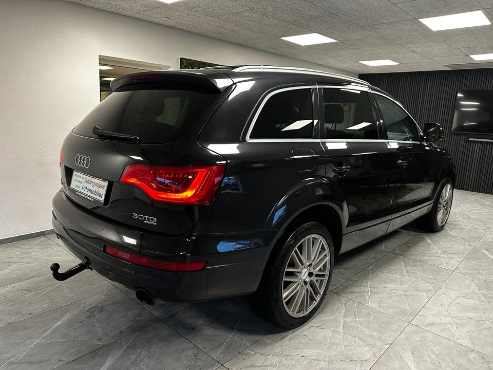 Audi Q7 3,0 TDi S-line quattro Tiptr. 7prs 5d