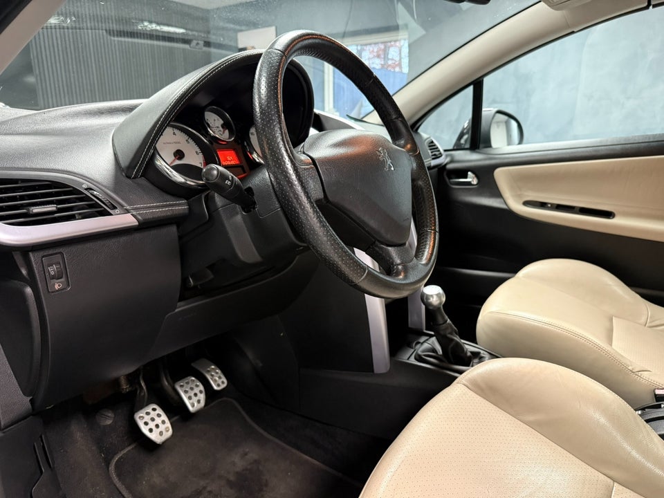 Peugeot 207 1,6 CC aut. 2d