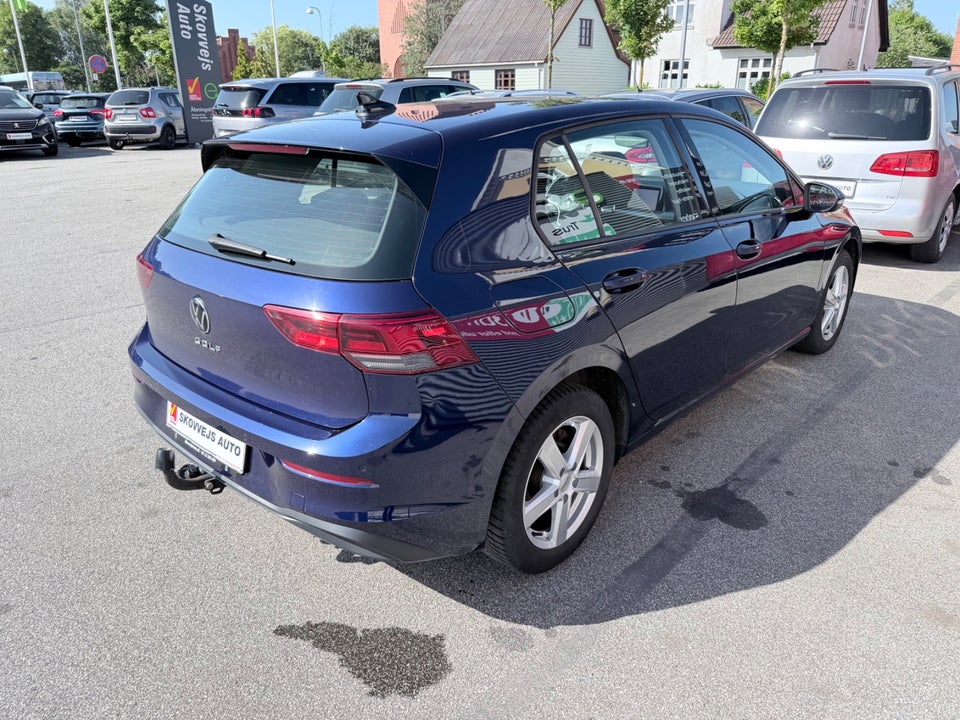 VW Golf VIII 2,0 TDi 115 Life DSG 5d
