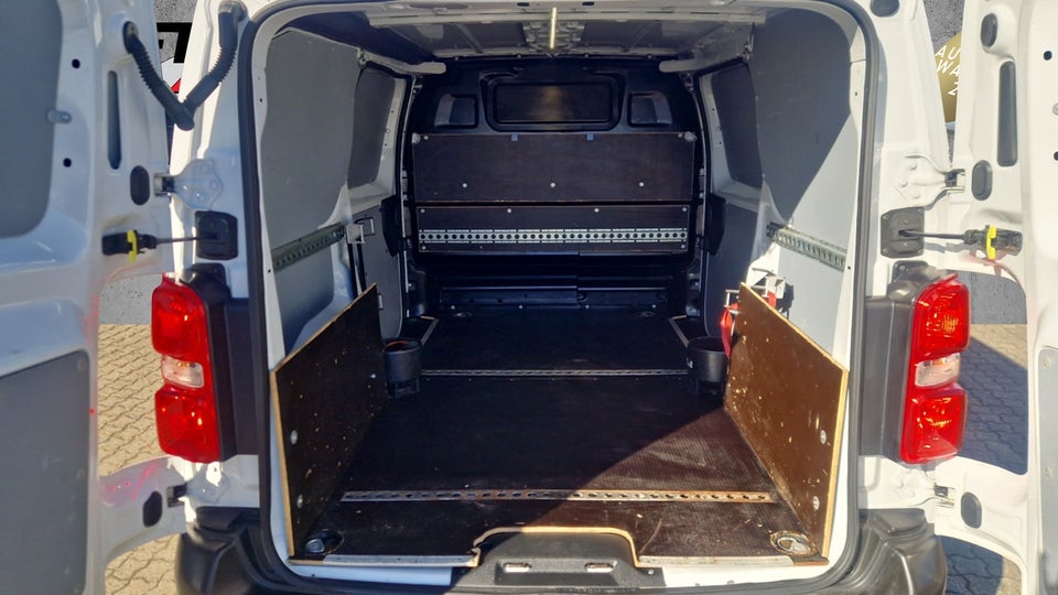 Peugeot Expert 2,0 BlueHDi 144 L2 Plus EAT8 Van