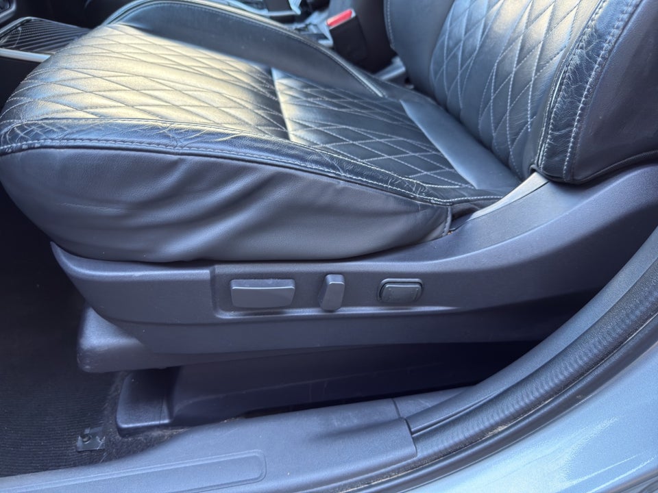 Mitsubishi Outlander 2,4 PHEV Instyle CVT 4WD 5d