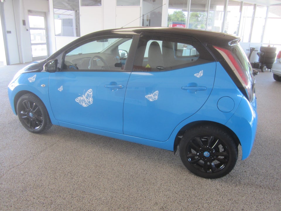 Toyota Aygo 1,0 VVT-i x-wave 5d