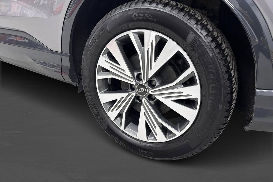 Audi Q4 e-tron 45 Progress 5d