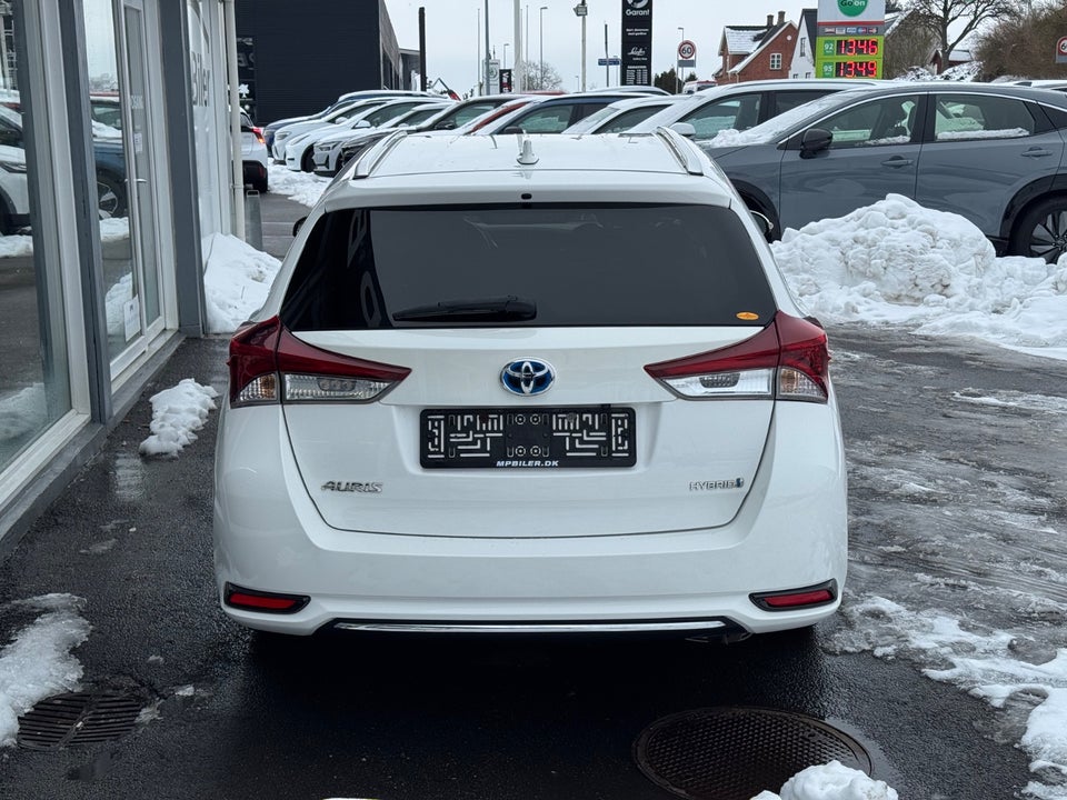 Toyota Auris 1,8 Hybrid H2 Comfort Touring Sports CVT 5d