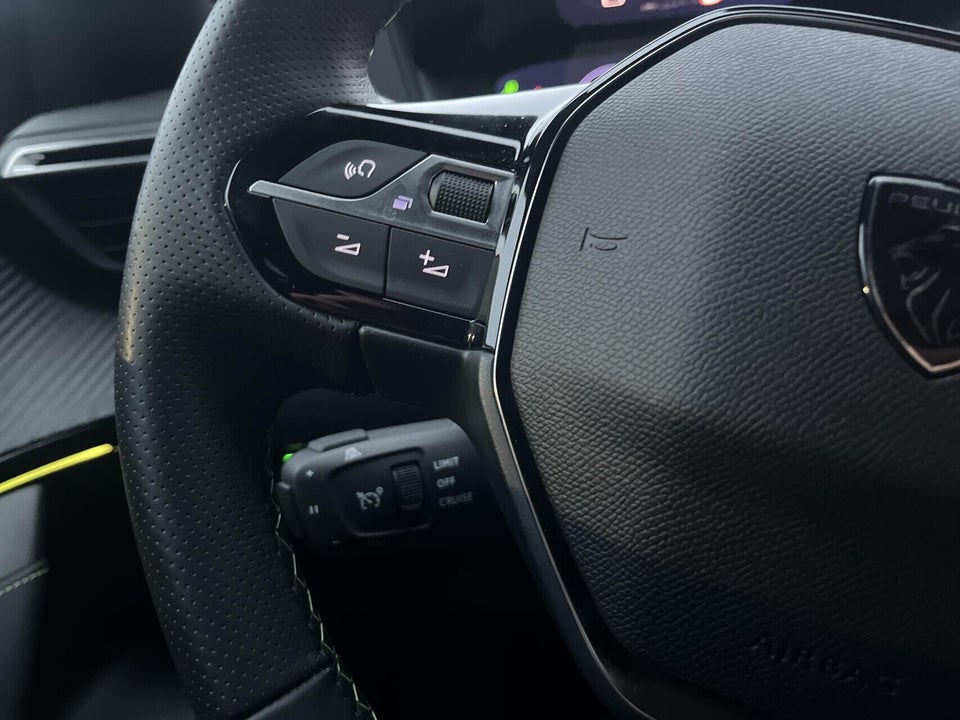 Peugeot e-2008 54 GT 5d