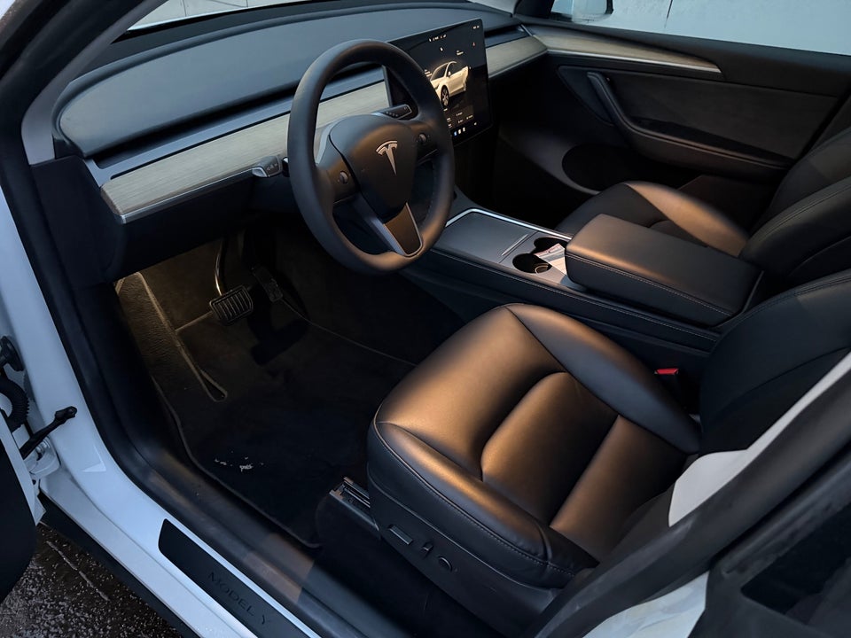 Tesla Model Y RWD 5d