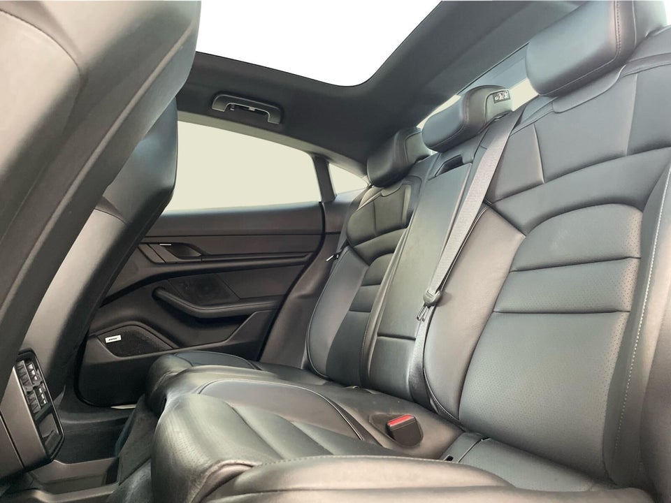 Porsche Taycan 4S 4d