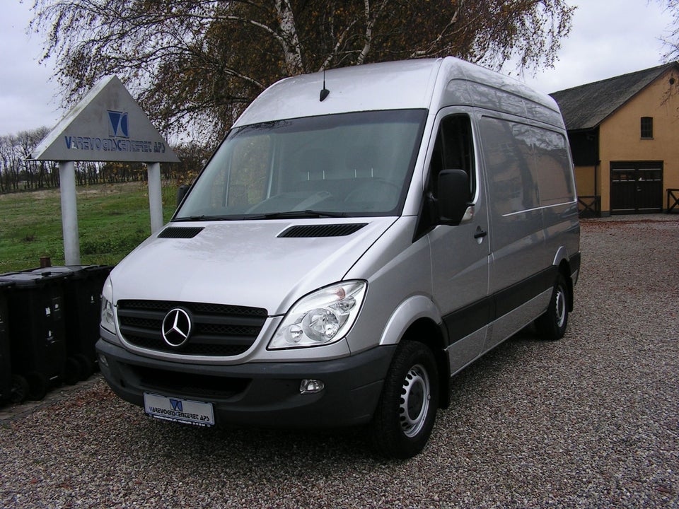 Mercedes Sprinter 319 3,0 CDi R2 Kassevogn 5d