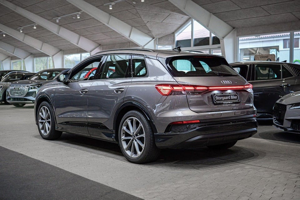 Audi Q4 e-tron 40 S-line 5d