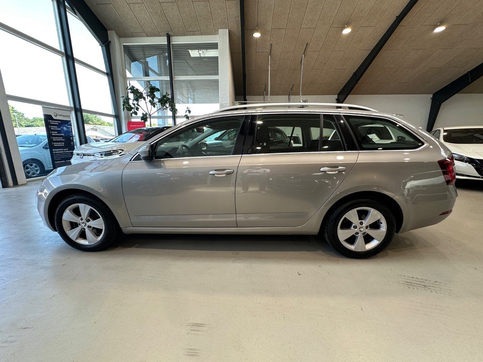 Skoda Octavia 1,6 TDi 115 Style Combi DSG 5d