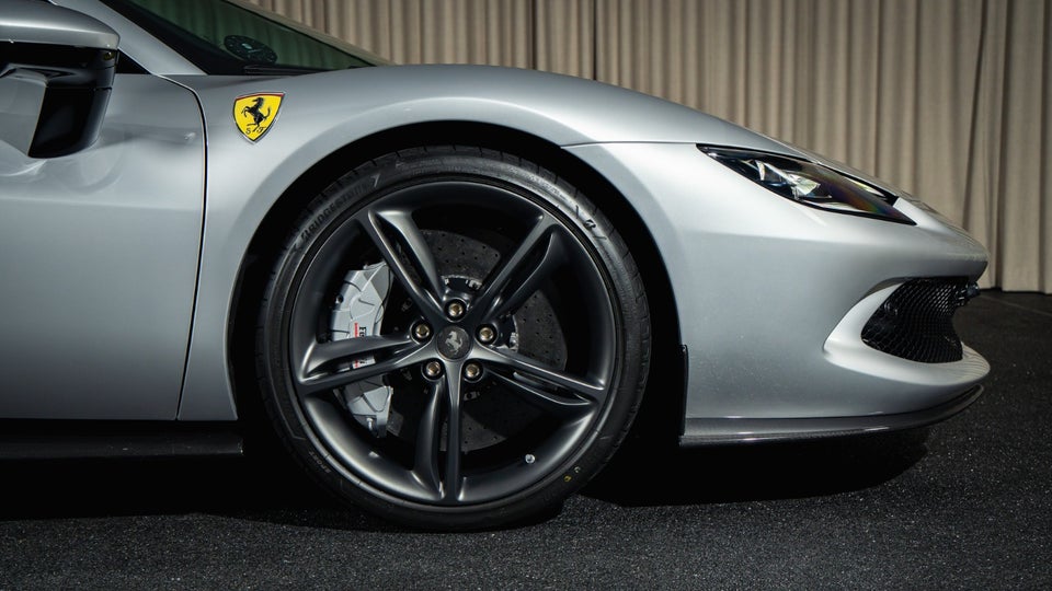 Ferrari 296 GTS 2,9 DCT 2d