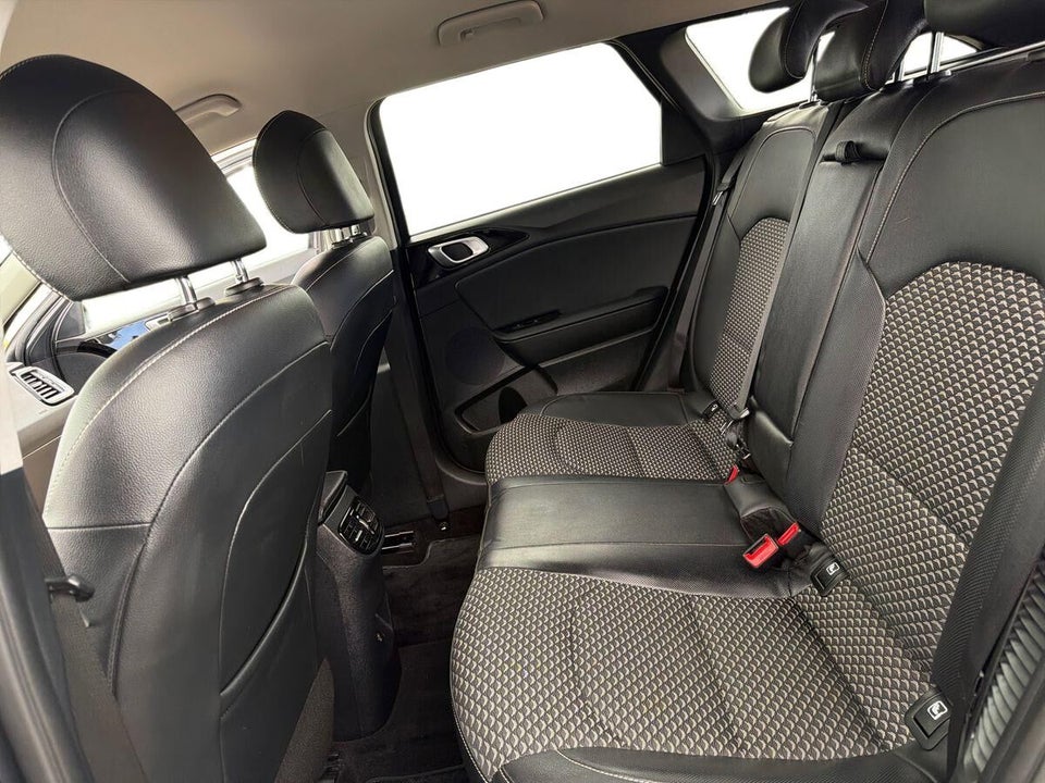Kia Ceed 1,6 PHEV Upgrade SW DCT 5d