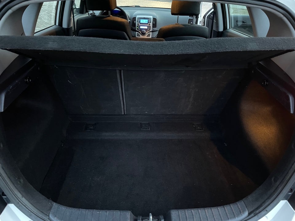 Hyundai i30 1,6 CRDi 90 Comfort Eco 5d