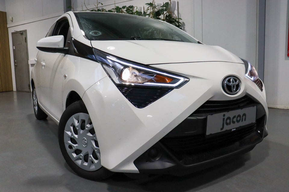 Toyota Aygo 1,0 VVT-i x-pression 5d