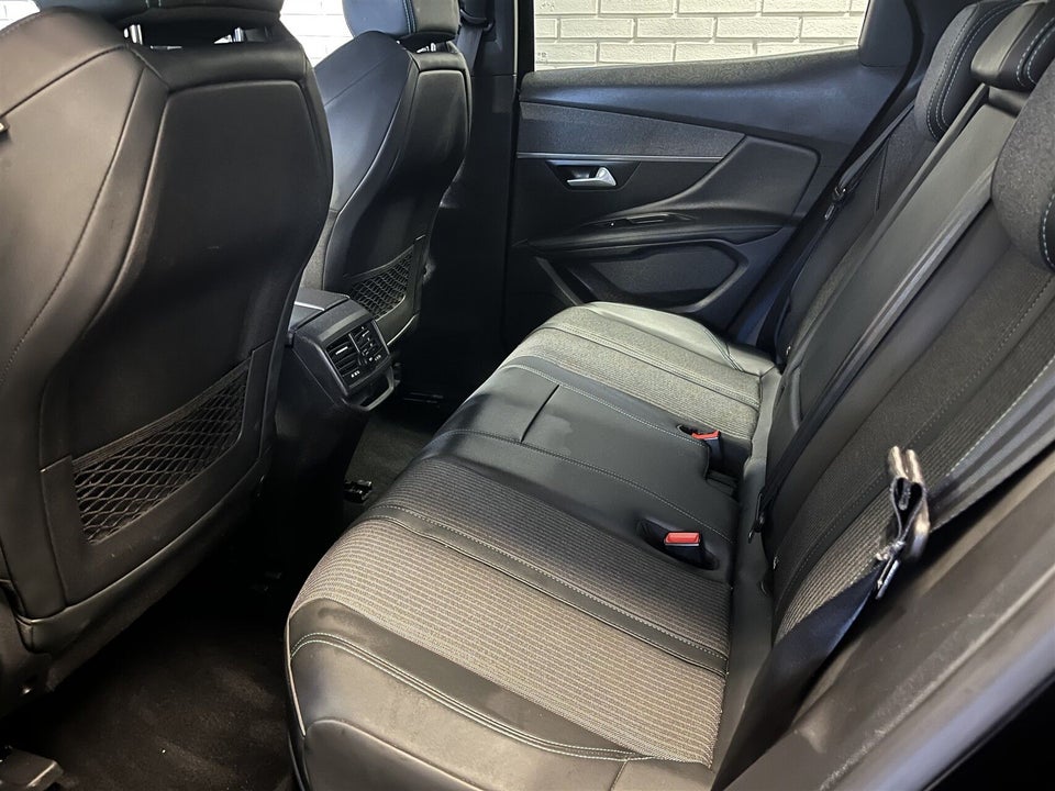 Peugeot 3008 1,6 Hybrid Allure Pack Limited EAT8 5d